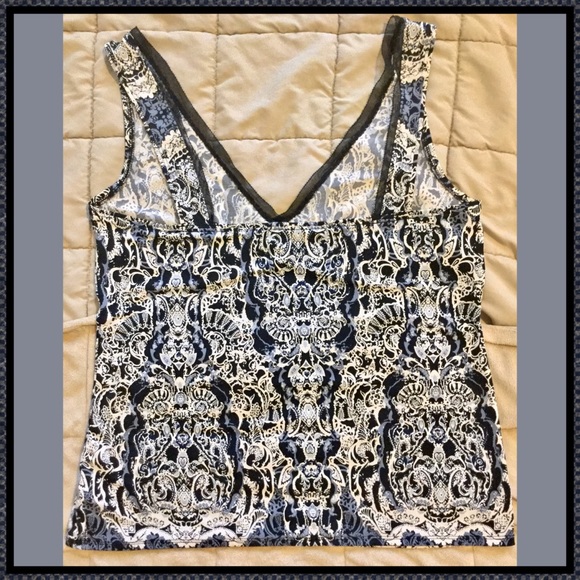 Tahari sexy chic blouse boho print tank top sz M - Picture 3 of 3